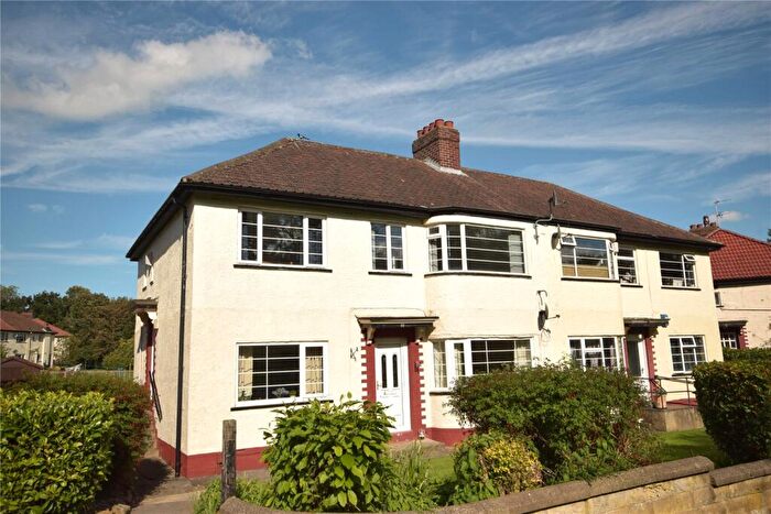 2 Bedroom Apartment For Sale In New Adel Lane, Leeds, West Yorkshire, LS16
