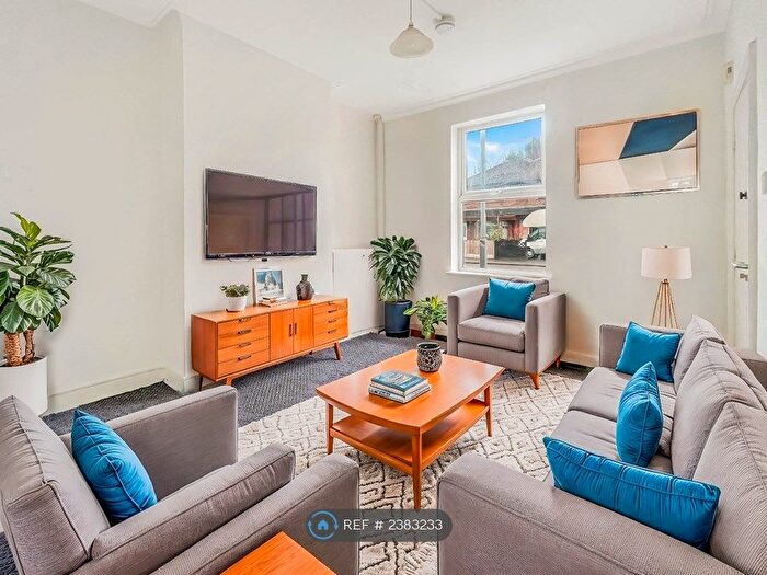 1 Bedroom Flat To Rent In Folly Lane, Warrington, WA5