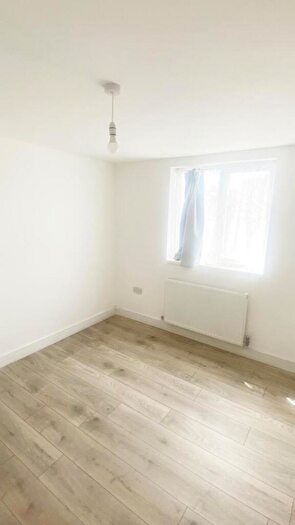 2 Bedroom Flat To Rent In Church Elm Lane, Dagenham, RM10