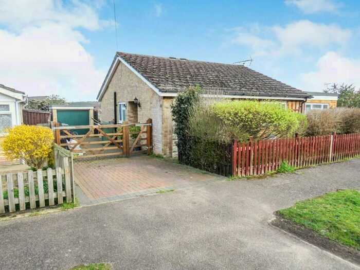 3 Bedroom Detached Bungalow For Sale In Oaklands Drive, Brandon, IP27