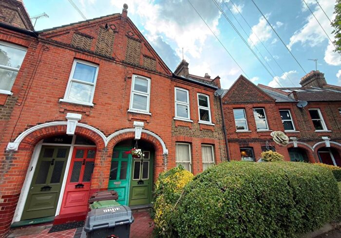 1 Bedroom Terraced House For Sale In Amp; Edward Road, Walthamstow, London, E17