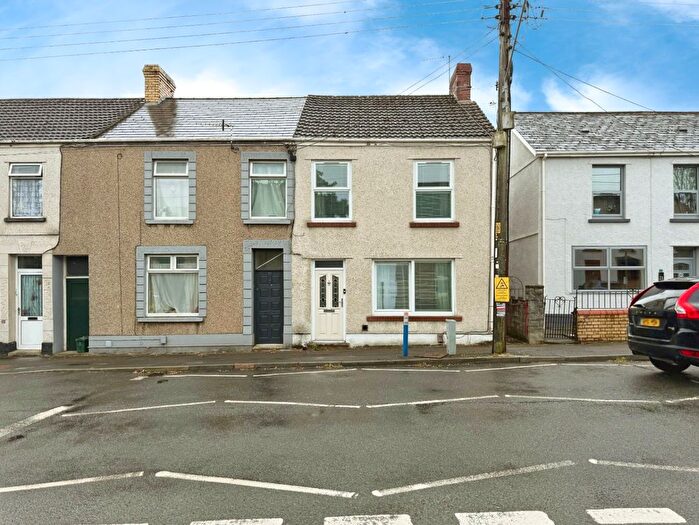 3 Bedroom End Of Terrace House For Sale In Loughor Road, Gorseinon, Swansea, West Glamorgan, SA4