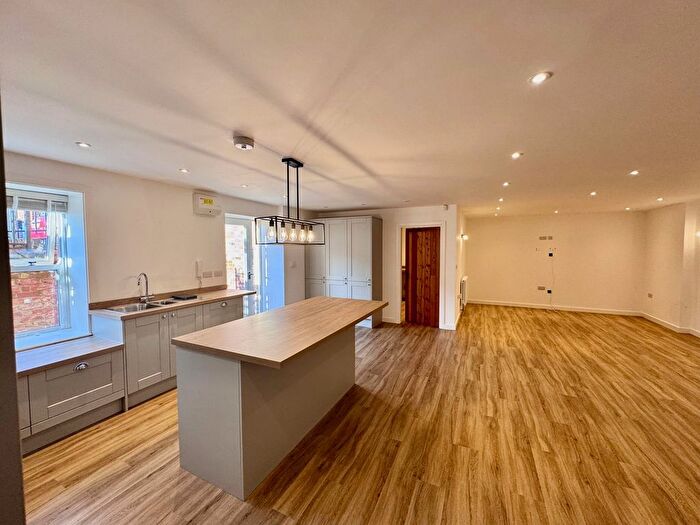 4 Bedroom Property To Rent In Drayman Court, Nottingham, NG16