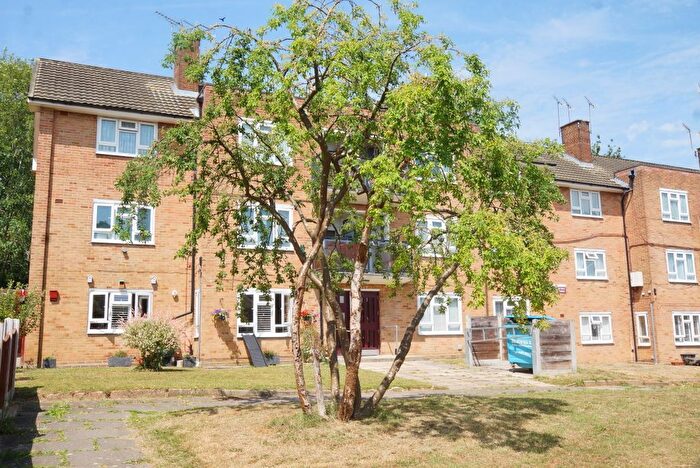 2 Bedroom Flat To Rent In Brentwood, CM13