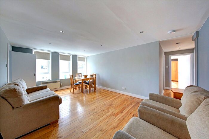 2 Bedroom Flat To Rent In Mitcham Road, SW17