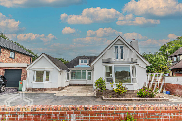 4 Bedroom Detached Bungalow To Rent In St Cuthberts Close, Lytham, Lancashire, FY8