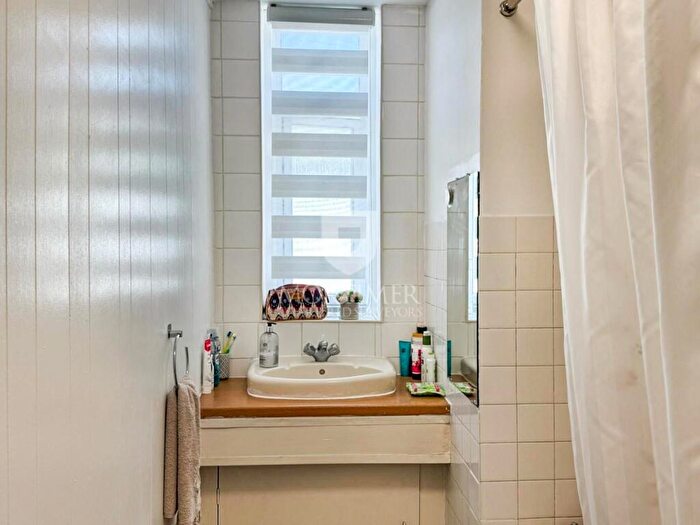 2 Bedroom Apartment To Rent In Green Lanes, London, N21