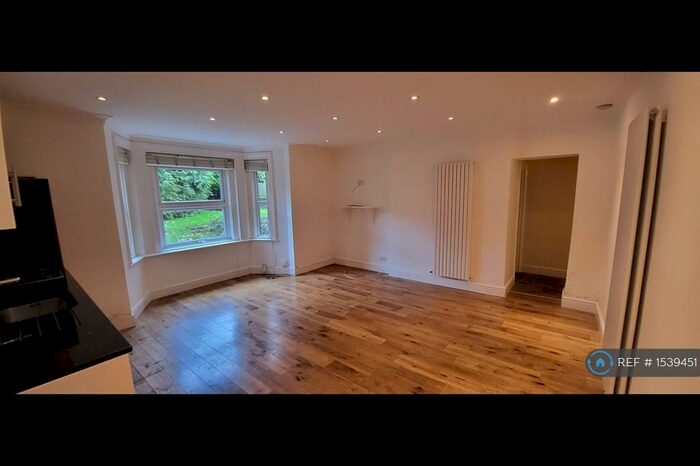 1 Bedroom Flat To Rent In Selhurst Road, London, SE25