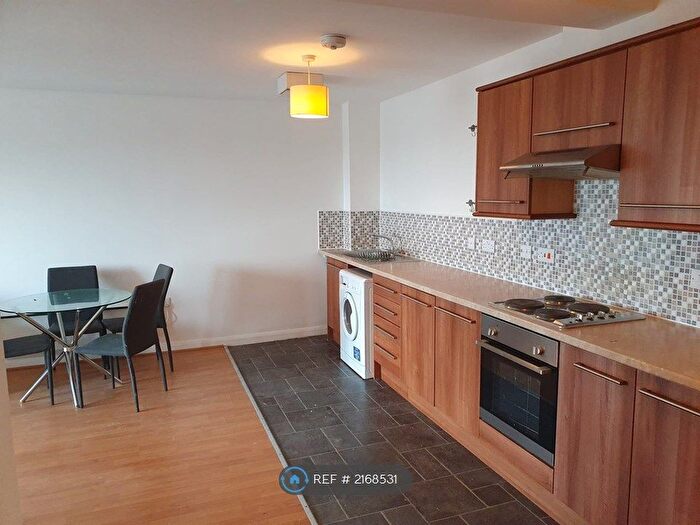 2 Bedroom Flat To Rent In Hessel Street, Salford, M50