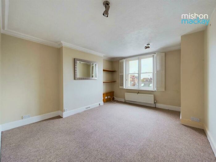 2 Bedroom Flat To Rent In Lorna Road, Hove, BN3