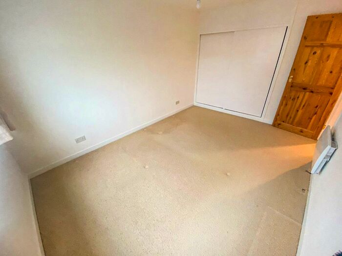 2 Bedroom Flat To Rent In Denis Close, Leicester, LE3