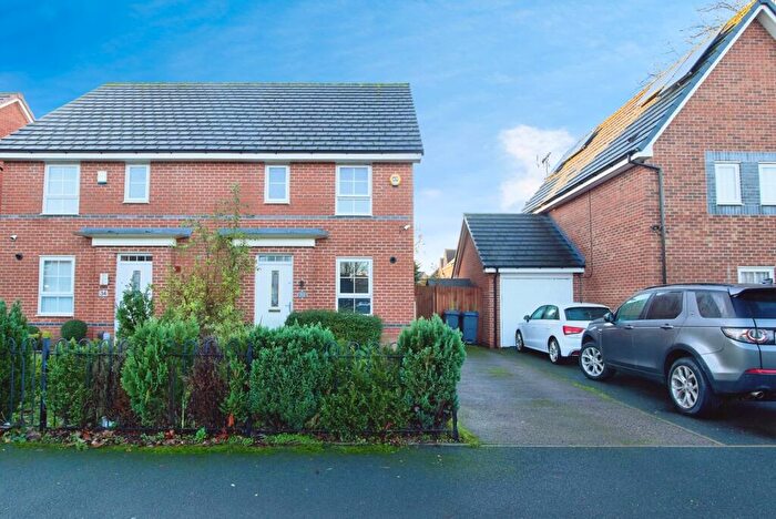 3 Bedroom Semi Detached House For Sale In Heathside Drive, Birmingham, West Midlands, B38