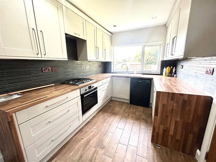 3 Bedroom Semi-Detached House To Rent In Castle Road, Nuneaton, CV10