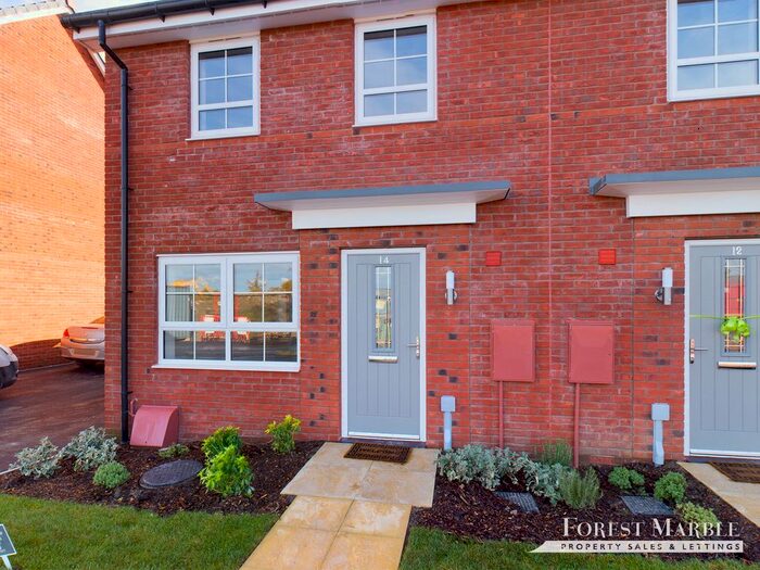 3 Bedroom Semi-Detached House To Rent In Baynton Close, Westbury, BA13