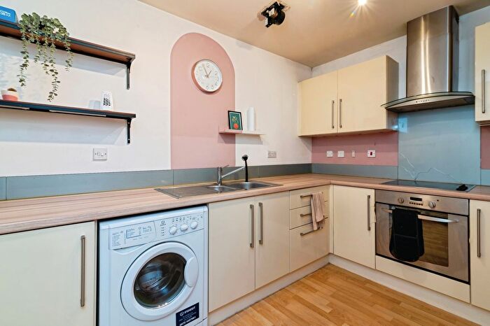 1 Bedroom Flat To Rent In Derby Street, Nottingham, NG1