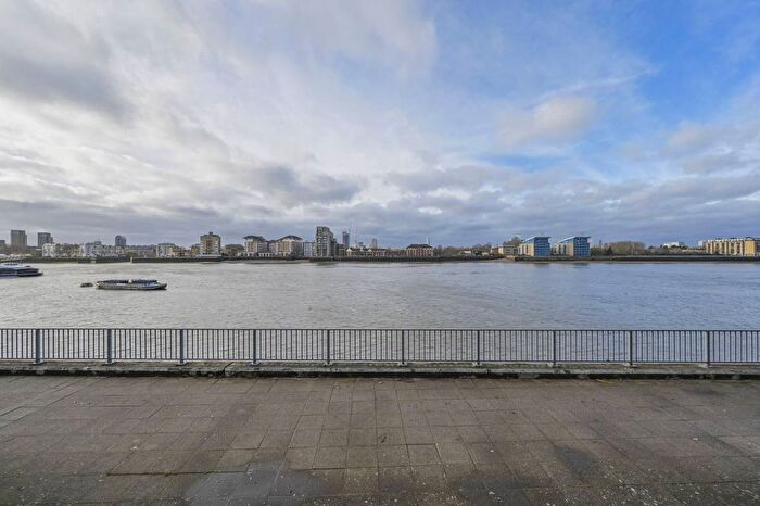 3 Bedroom Flat For Sale In Hutchings Wharf, Canary Wharf, London, E14