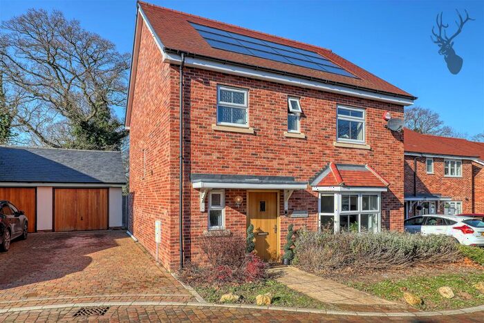 3 Bedroom Detached House To Rent In Watlington Gardens, Great Warley, Brentwood, CM13