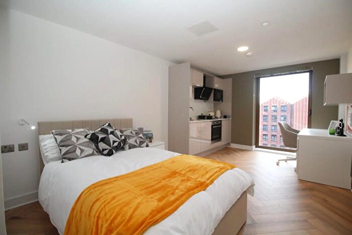 1 Bedroom Private Hall To Rent In Oldham Place, L1