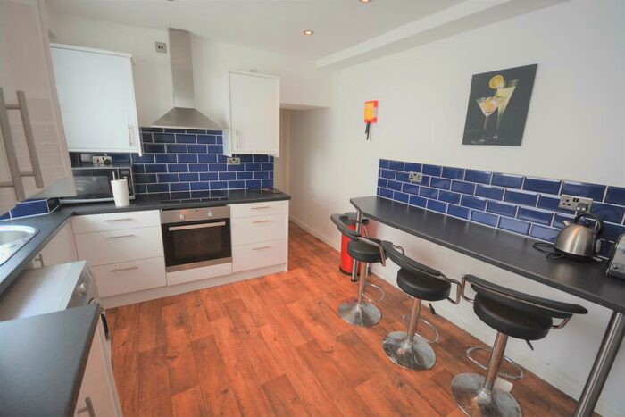 4 Bedroom House To Rent In St Helens Avenue, Brynmill, Swansea, SA1