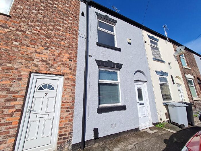 2 Bedroom Terraced House To Rent In Poplar Road, Macclesfield, SK11