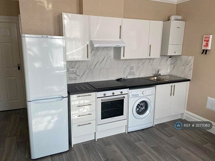 4 Bedroom Flat To Rent In Manor Park, Bristol, BS6