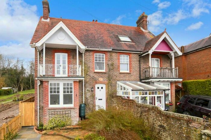 3 Bedroom Property To Rent In Osborne Road, Crowborough, TN6