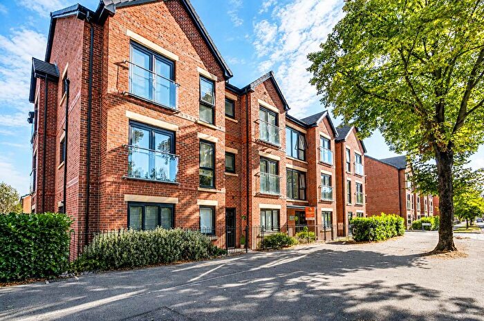1 Bedroom Apartment For Sale In Stretford Road, Urmston, Manchester, M41