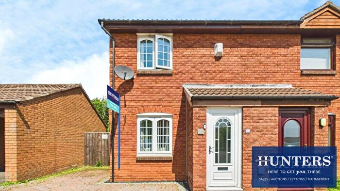 3 Bedroom Semi-Detached House For Sale In Glengarven Close, Washington, NE38