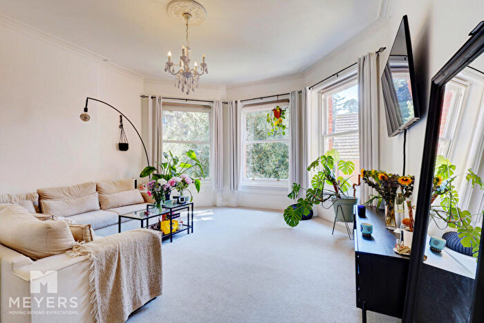 1 Bedroom Apartment For Sale In Knyveton Road, Bournemouth, BH1