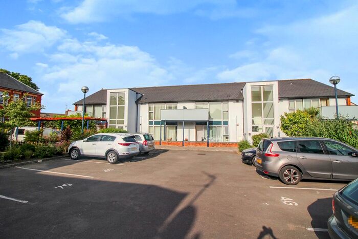 2 Bedroom Flat To Rent In Leicester Street, Town Centre, Swindon, SN1