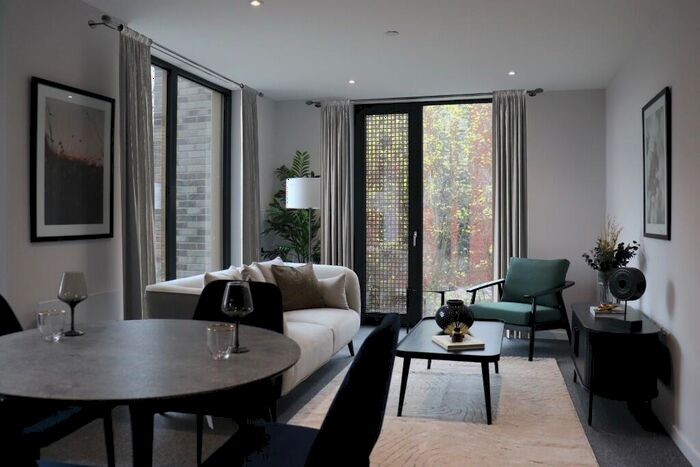 1 Bedroom Apartment To Rent In Daw Bank, Stockport, Greater Manchester, SK3