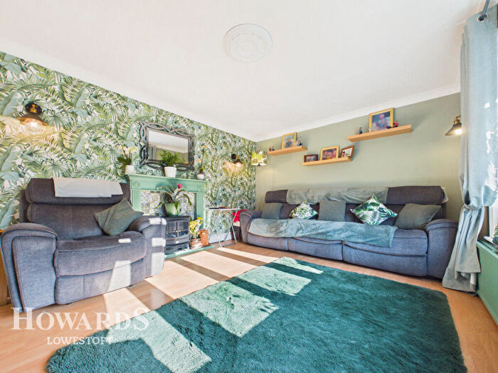 3 Bedroom Terraced House For Sale In Dell Road, Lowestoft, NR33