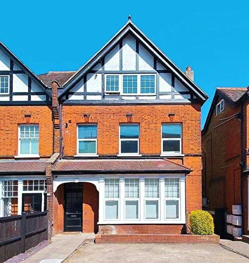 2 Bedroom Flat To Rent In High Road, Woodford Green, IG8