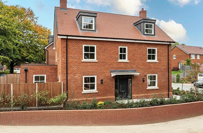 5 Bedroom Detached House For Sale In Harvieston Close, Tring, HP23