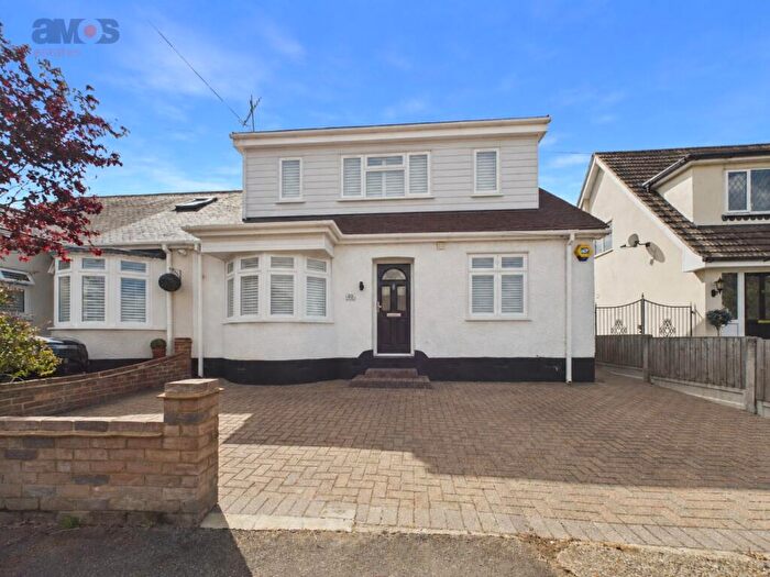 4 Bedroom Semi-Detached House For Sale In Central Avenue, Hadleigh, Essex, SS7