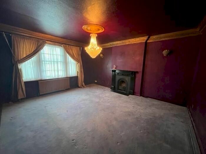 1 Bedroom Flat To Rent In Clarendon Villas, Hove, BN3