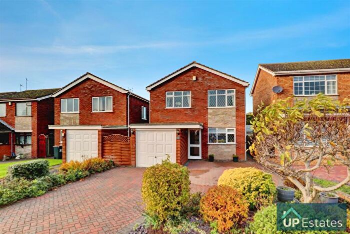 3 Bedroom Detached House For Sale In Chetwynd Drive, Whitestone, Nuneaton, CV11