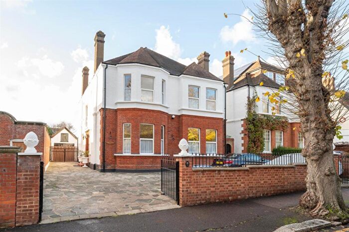 6 Bedroom Detached House For Sale In Bushwood, London, E11