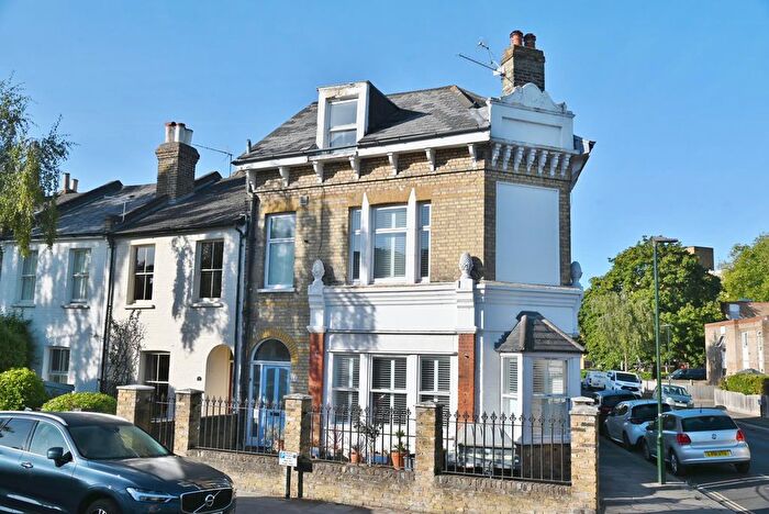 6 Bedroom End Of Terrace House For Sale In Church Road, Teddington, TW11