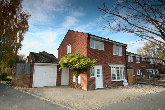 3 Bedroom Detached House To Rent In Howe Close Wheatley Oxford, OX33