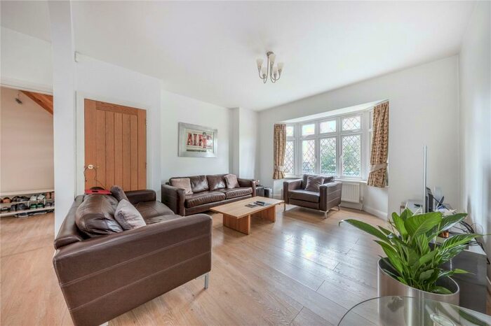 5 Bedroom House To Rent In Fir Grove, New Malden, KT3