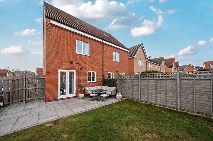 3 Bedroom Semi Detached House For Sale In Grazier Close, Thorpe Willoughby, Selby, YO8