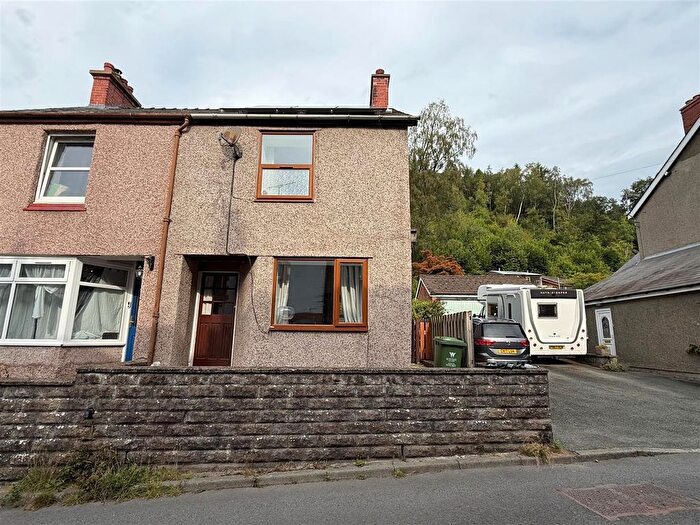 3 Bedroom Semi-Detached House For Sale In High Street, Glyn Ceiriog, LL20