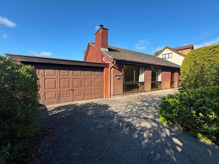 3 Bedroom Detached Bungalow For Sale In Meadow Road, Rothwell, Kettering, NN14