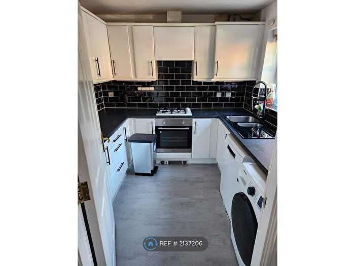 3 Bedroom End Of Terrace House To Rent In Appleton Grove, Wigan, WN3