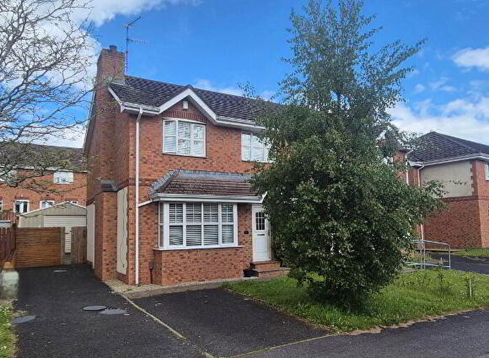 3 Bedroom Semi-Detached House For Sale In Pinetrees, Derry, BT48
