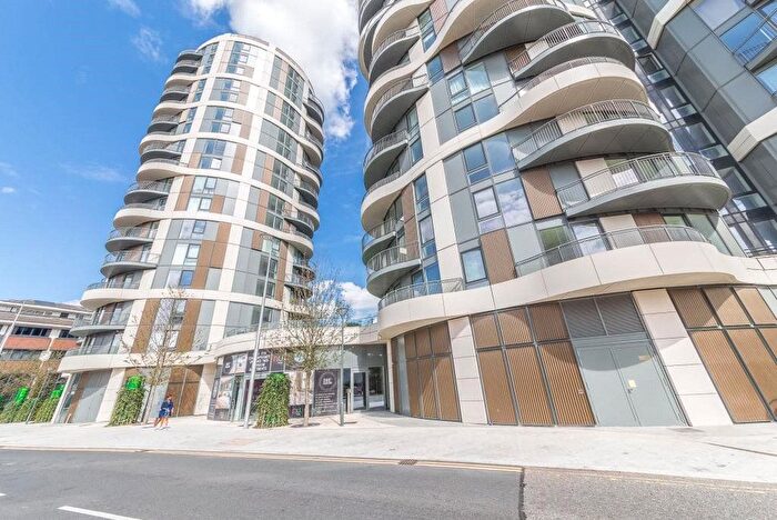 1 Bedroom Flat For Sale In Cambridge Road, Barking, IG11