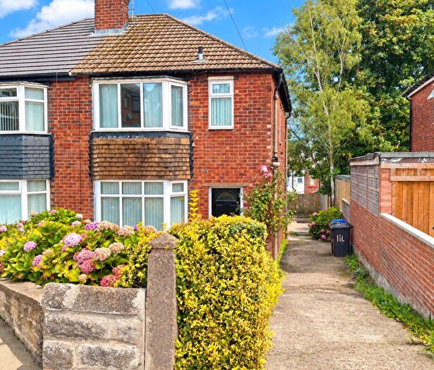 3 Bedroom Semi Detached House For Sale In Whiteways Road, Sheffield, S4