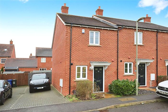 2 Bedroom End Of Terrace House For Sale In Chacombe Crescent, Banbury, Oxfordshire, OX16
