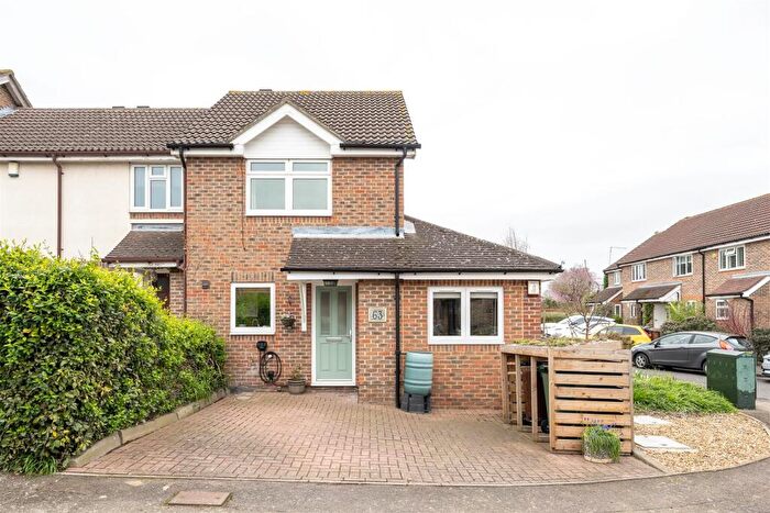 3 Bedroom End Of Terrace House For Sale In Westminster Gardens, Chingford, E4